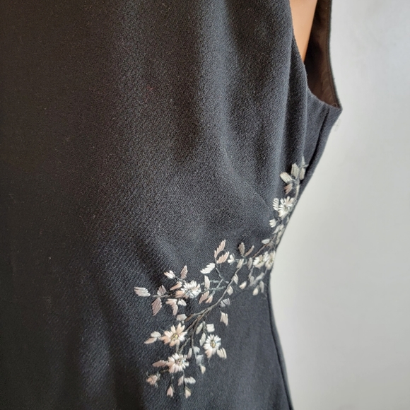 GAP Embroidered Wool Shift Dress - Picture 4 of 8